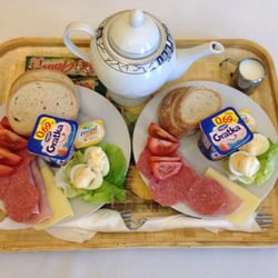 Aparthotel Astor - 2015_0710-Room 3-breakfast is served!