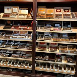Rocky Patel Cigar Lounge - HUMIDOR