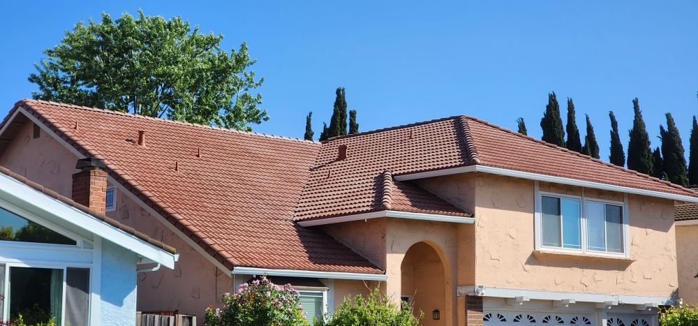 Slide of Julio & Family Roofing