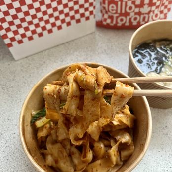 Bingz Crispy Burger - Sizzling Chili Noodles - Chinese Near Me - Toronto, Ontario