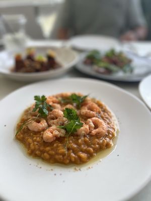 NINE-TEN Restaurant & Bar by null