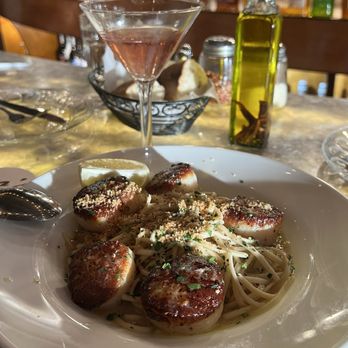 Leo's Grandevous - Italian Near Me - Hoboken, New Jersey