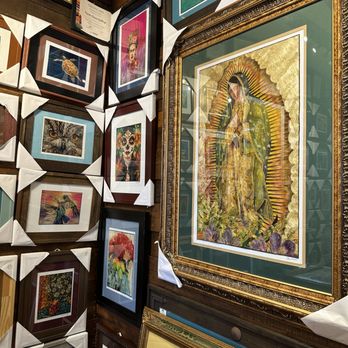 Puerto Nuevo Gallery - Amazing straw artwork - Art Galleries Near Me - Puerto Nuevo, BCN Puerto Nuevo Gallery - Amazing straw artwork - Art Galleries Near Me - Puerto Nuevo, BCN