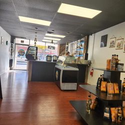 Hit The Roast Cafe - The front counter