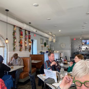 Charlie's Restaurant - Forest Park - Charlie's - Breakfast & Brunch Near Me - Forest Park, Illinois