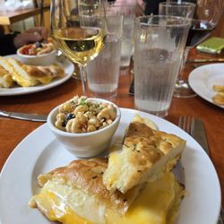 Creekside Cellars - Grilled cheese, pasta salad