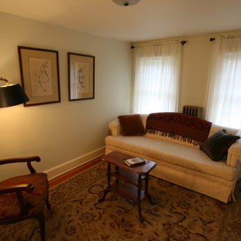 Inn At Richmond - #3 Chanticleer Suite Living Room - Bed & Breakfast Near Me - Richmond, Massachusetts Inn At Richmond - #3 Chanticleer Suite Living Room - Bed & Breakfast Near Me - Richmond, Massachusetts