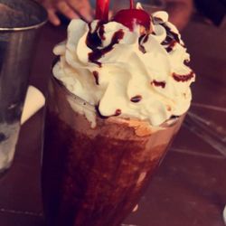 Sylvester's Burgers - Chocolate shake