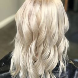 Plush Hair Studio - Icy blonde