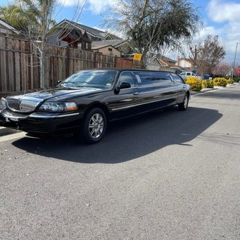 Leo's Limousine - Limos Near Me