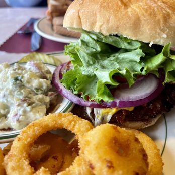 50's Diner - 50's Deluxe Burger - American Near Me - Dedham, Massachusetts