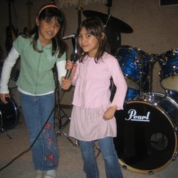 Great lessons for children and even Toddler Music (2-5 year olds)