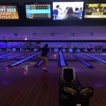 Pinz Bowling Kitchen + Bar - Bowling lanes - Bowling Near Me - Studio City, California Pinz Bowling Kitchen + Bar - Bowling lanes - Bowling Near Me - Studio City, California