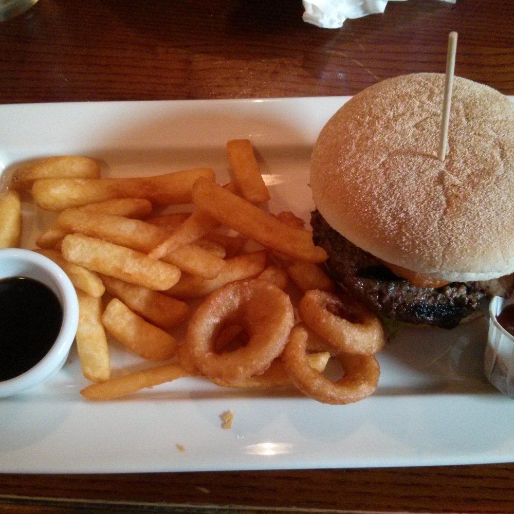 Village Inn - Tennessee burger and chips - Pubs Near Me - Pinner, XGL