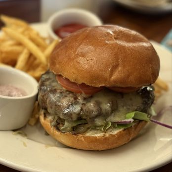 Ruscello at Nordstrom - Burgers & Fries - Mediterranean Near Me - Honolulu, Hawaii Ruscello at Nordstrom - Burgers & Fries - Mediterranean Near Me - Honolulu, Hawaii