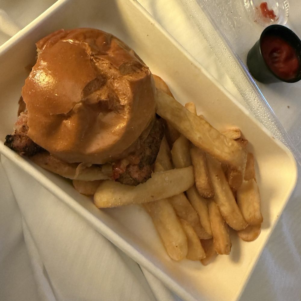 Härth - Nasty blackened chicken sandwich - New American Near Me - McLean, Virginia