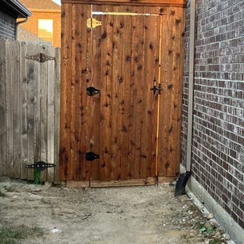 Home Wood Solutions - 8' bob cedar fence double trim. Leather wood stain - Fences & Gates Near Me