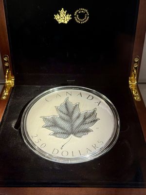 Royal Canadian Mint by null