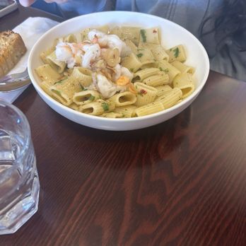 Fuzi Pasta Co - Aglio olio and fresh shrimp - Pasta Shops Near Me - Fresh Meadows, New York