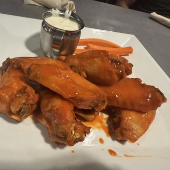 Hash House A Go Go - Buffalo Chicken Wings - New American Near Me - Las Vegas, Nevada Hash House A Go Go - Buffalo Chicken Wings - New American Near Me - Las Vegas, Nevada