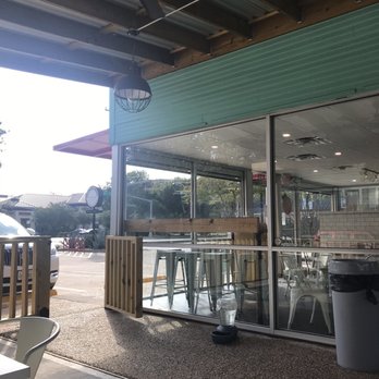 Common Bond On-The-Go - Heights - Outdoor patio area. Nice and quiet, plenty of seating and space for your pup. - Bakeries Near Me - Houston, Texas
