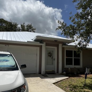 FoxHaven Roofing Group - Front view of finished metal roof - Roofing Near Me - Jensen Beach, Florida FoxHaven Roofing Group - Front view of finished metal roof - Roofing Near Me - Jensen Beach, Florida