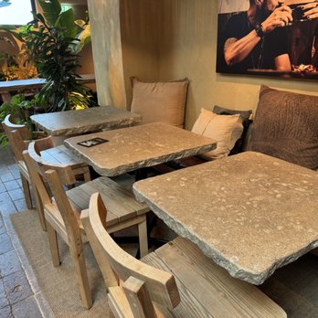 Honest Greens - Indoor seating - Restaurants Near Me - Lisbon, 11