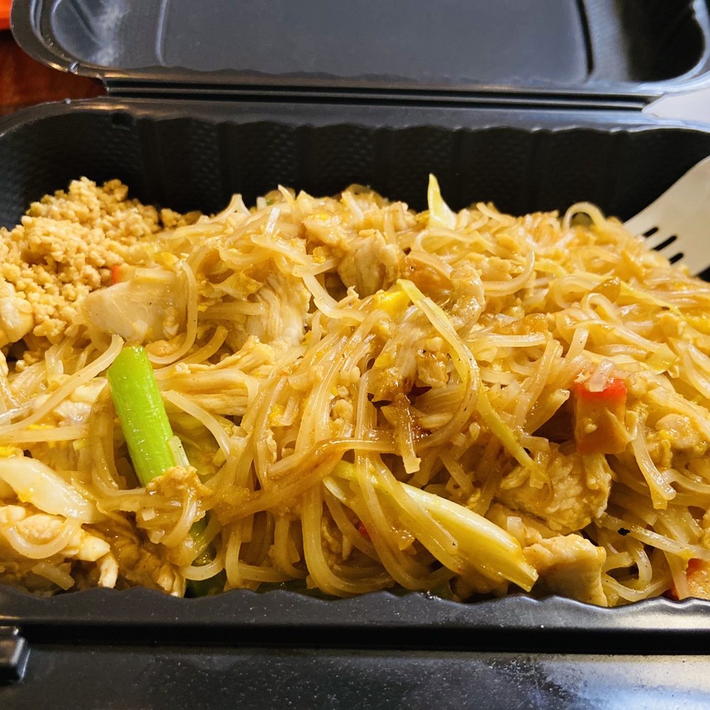 ThaiLanding - Pad Thai with chicken - Thai Near Me - Baltimore, Maryland ThaiLanding - Pad Thai with chicken - Thai Near Me - Baltimore, Maryland