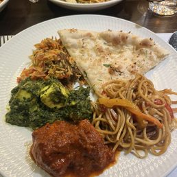 Garlic Naan, saag paneer, chicken vindaloo, Indian Chinese Hakka Noodles Garlic Naan, saag paneer, chicken vindaloo, Indian Chinese Hakka Noodles