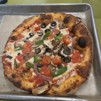 Flippers Pizza - Pizza Near Me - Wildwood, Florida