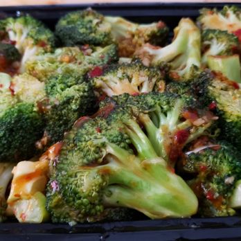 Xin Wong - Broccoli with garlic sauce ($8.25). Oily. - Chinese Near Me - Minneapolis, Minnesota