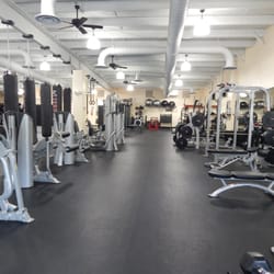 Uzcategui Brazilian Jiu Jitsu - Machines and free weights