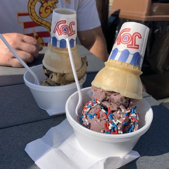 Whip N Dip - Black Raspberry Truffle (with sprinkles of course!) - Ice Cream & Frozen Yogurt Near Me - Geneva, Ohio