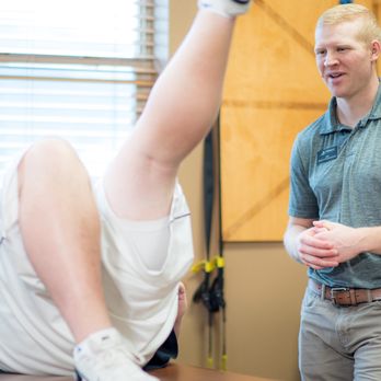 Pinnacle Physical Therapy - Patient receiving the best physical therapy in Post Falls, Idaho - Physical Therapy Near Me - Post Falls, Idaho