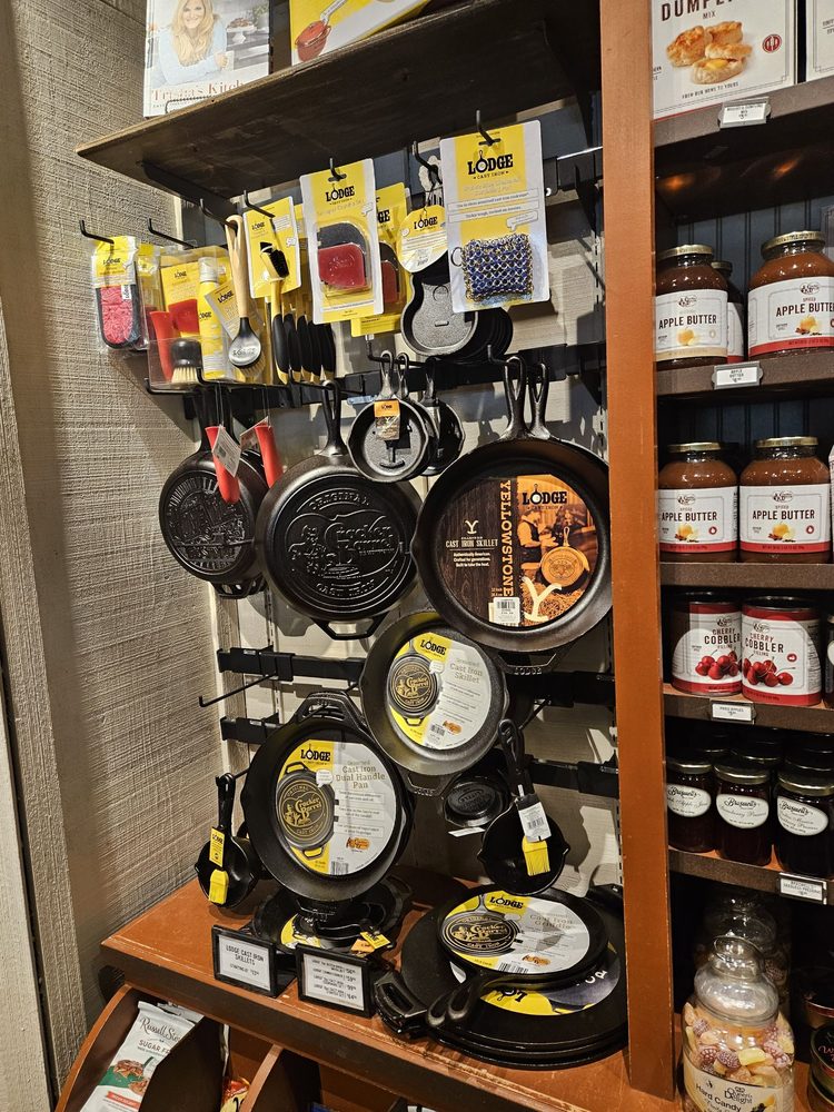 Cracker Barrel Old Country Store