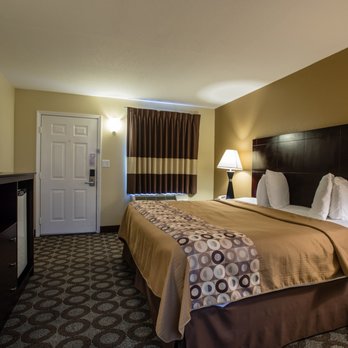 Relax Inn & Suites - 1 King Bed Room - Hotels Near Me - Kuttawa, Kentucky Relax Inn & Suites - 1 King Bed Room - Hotels Near Me - Kuttawa, Kentucky