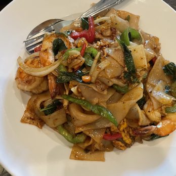 Lai Thai Cuisine - N39. Pad Kee Mao - Thai Near Me - Voorhees, New Jersey Lai Thai Cuisine - N39. Pad Kee Mao - Thai Near Me - Voorhees, New Jersey