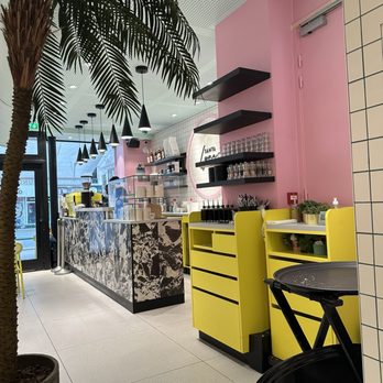 Santa Lyna - Coffee bar - Breakfast & Brunch Near Me - Paris