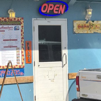 Heather's Pizza - Entrance - Pizza Near Me - Culebra, Puerto Rico