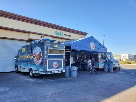 Mariscos & Birria El Prieto by null