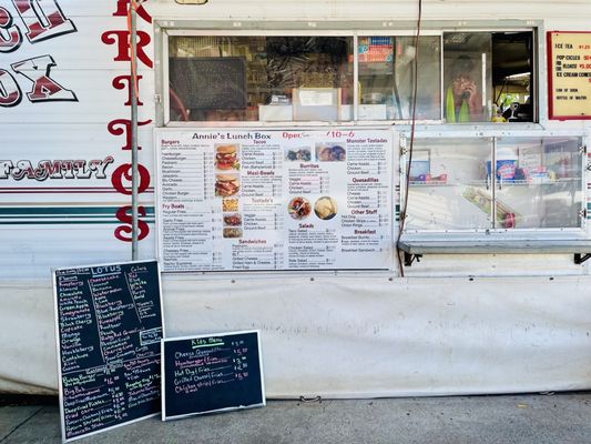 Annie's Lunch Box by null