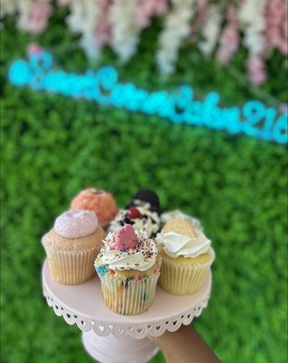 Sweet Corner Cakes by null