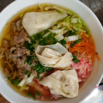 Da Kitchen Maui - lukewarm saimen w/undercooked noodles - 3 won ton added for additional $3.99/$18 saimen - Hawaiian Near Me - Kihei, Hawaii Da Kitchen Maui - lukewarm saimen w/undercooked noodles - 3 won ton added for additional $3.99/$18 saimen - Hawaiian Near Me - Kihei, Hawaii
