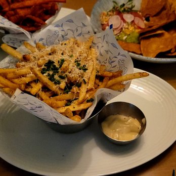 Earls Kitchen + Bar - Canadian (New) Near Me - Burnaby, British Columbia Earls Kitchen + Bar - Canadian (New) Near Me - Burnaby, British Columbia