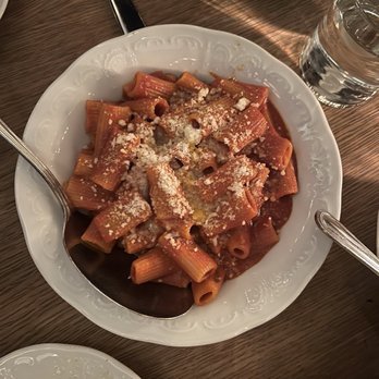 Giuseppe & Sons - Rigatoni Alla Vodka spicy - Italian Near Me - Philadelphia, Pennsylvania Giuseppe & Sons - Rigatoni Alla Vodka spicy - Italian Near Me - Philadelphia, Pennsylvania