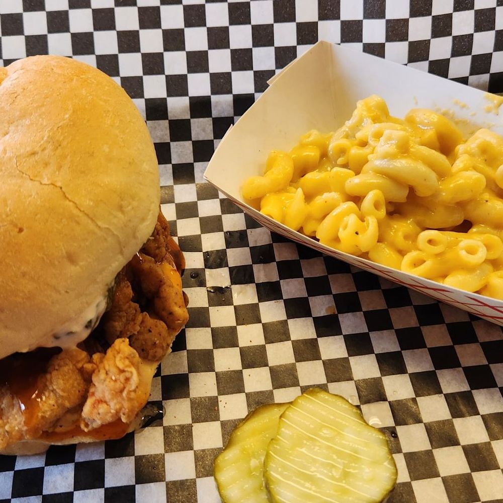 SoulFULL Cocina - Cajun Soul chicken sandwich and macaroni and cheese - Barbeque Near Me - Lincoln, Nebraska SoulFULL Cocina - Cajun Soul chicken sandwich and macaroni and cheese - Barbeque Near Me - Lincoln, Nebraska