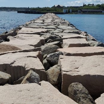 Spring Point Ledge Lighthouse - Ready to cross? - Landmarks & Historical Buildings Near Me - South Portland, Maine Spring Point Ledge Lighthouse - Ready to cross? - Landmarks & Historical Buildings Near Me - South Portland, Maine