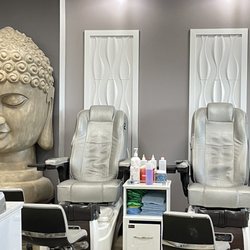 Gel Nails - Pedicure chairs with massage