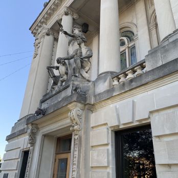 Monroe County Courthouse - Lady Liberty - Public Services & Government Near Me - Bloomington, Indiana