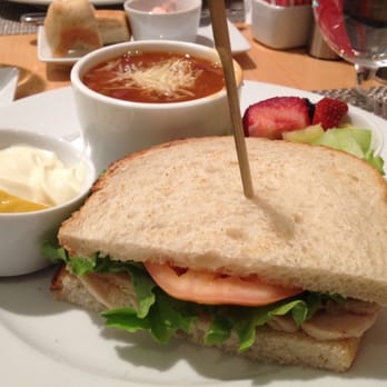 NM Cafe - Today's sampler: turkey sandwich, pasta fagioli, fruit - New American Near Me - McLean, Virginia